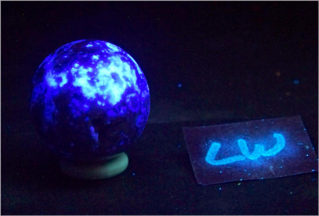 Fluorescent Fluorite w Crystal Vugs 35mm Sphere for UV Collection 6268